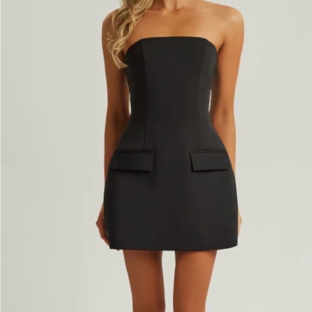 HEIRESS BEVERLY HILLS - BLACK STRAPLESS A LINE POCKET DRESS - SZ MED - NWT’s